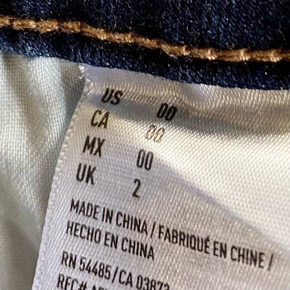 American Eagle high rise crochet pocket accent shorts - Picture 2 of 2